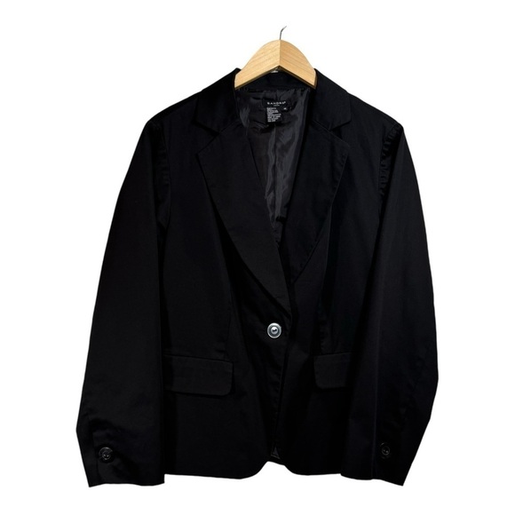 Sandro One Button Blazer in Black - Picture 2 of 7